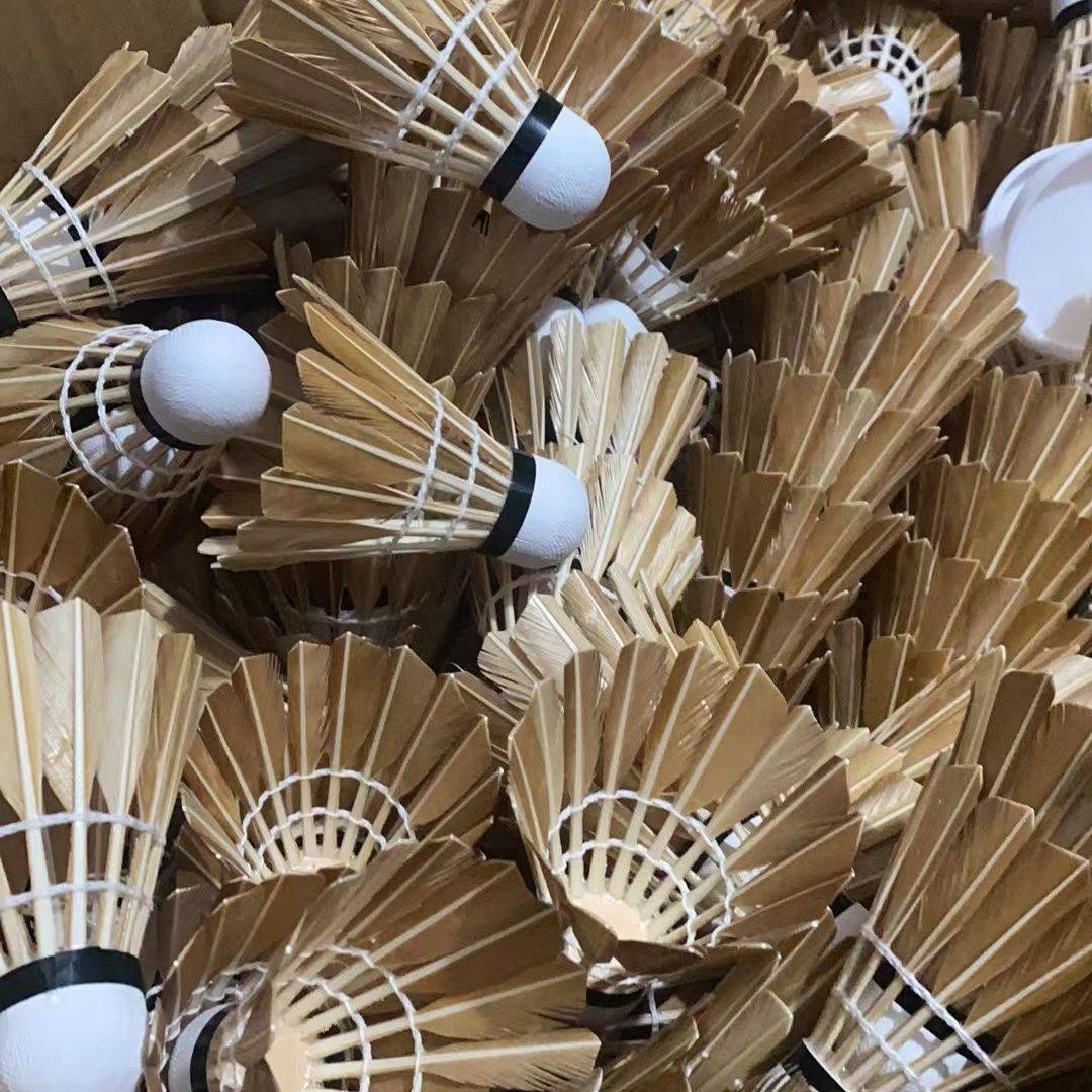 16-hole badminton, 12 wooden balls
